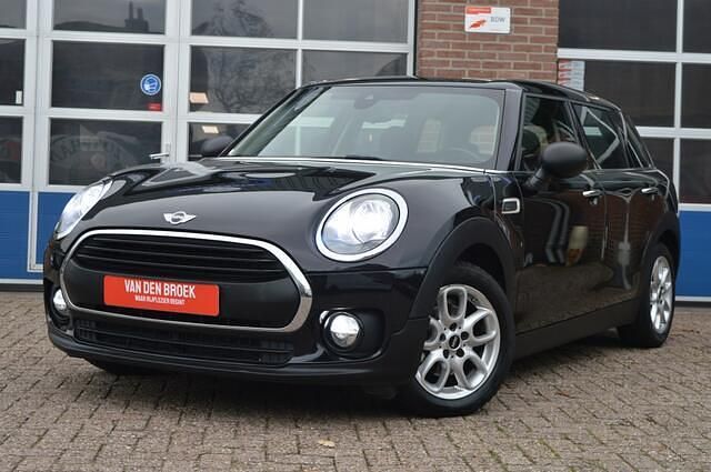 Zwart (metallic) Occasion 2016 Mini One Clubman Business Stationwagen | € 11.450 (Eerlijke prijs) - Afbeelding 1/4