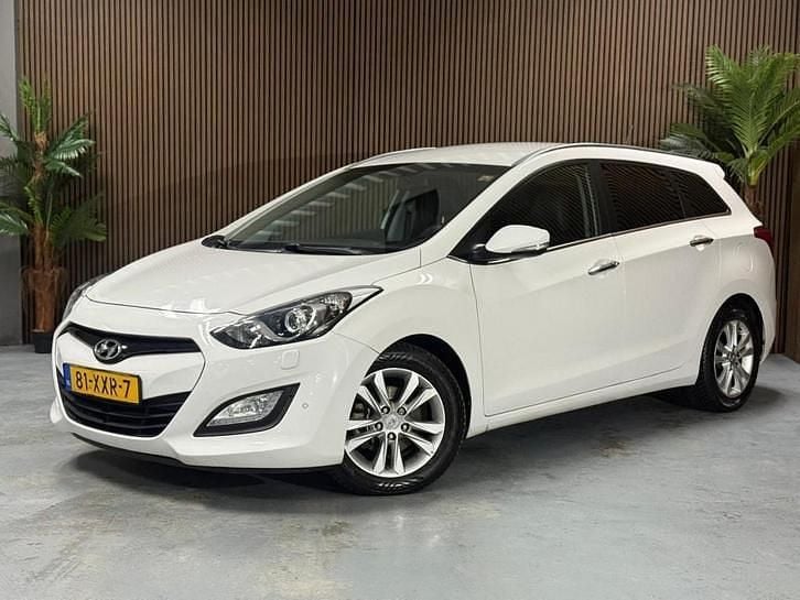 Wit Occasion 2012 Hyundai i30 Stationwagen | € 6.250 (Eerlijke prijs) - Afbeelding 1/4