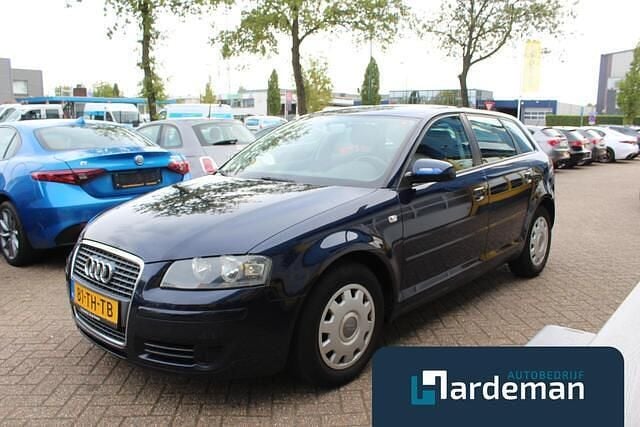 Blauw Gebruikt 2006 Audi A3 Sportback Ambiente Hatchback | € 2.950 (Goede deal) - Afbeelding 1/4