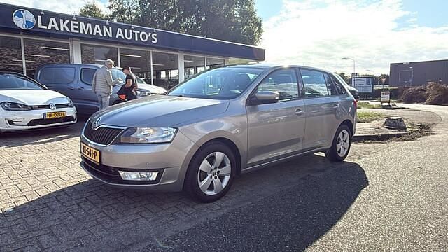 Geel Gebruikt 2016 Skoda Rapid Joy Hatchback | € 11.950 (Duur) - Afbeelding 1/4