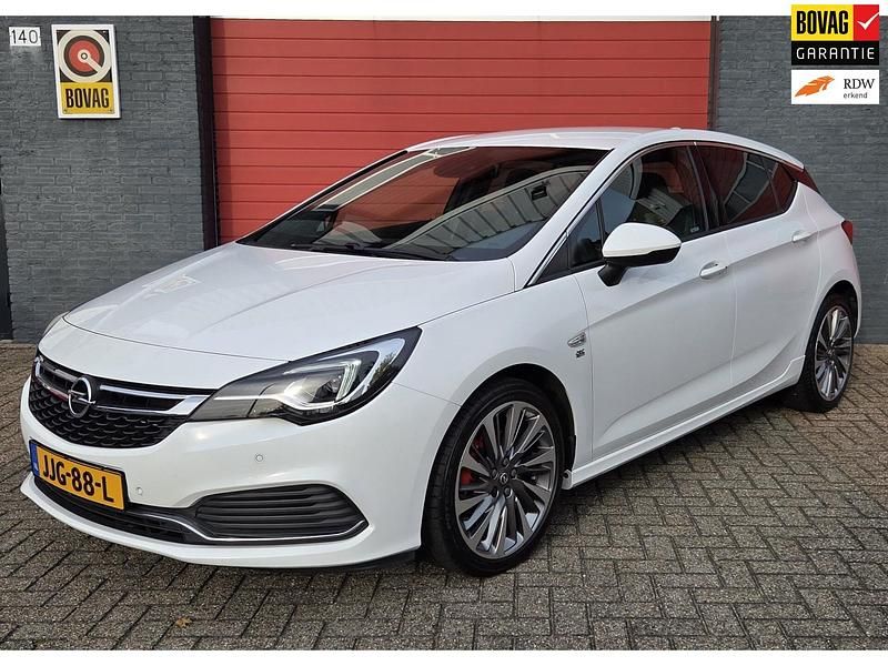 Wit Occasion 2018 Opel Astra OPC Hatchback | € 15.950 (Eerlijke prijs) - Afbeelding 1/4