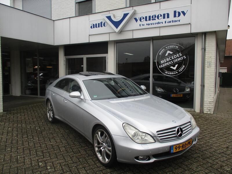 Grijs Gebruikt 2005 Mercedes CLS350 Sedan | € 14.950 - Afbeelding 1/4
