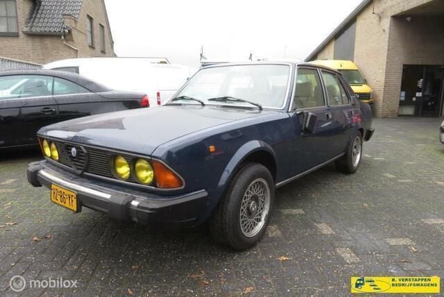 Blauw Gebruikt 1982 Alfa Romeo Alfa 6 Sedan | € 7.500 - Afbeelding 1/4