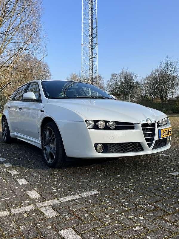 Gebruikt 2009 Alfa Romeo 159 Stationwagen | € 9.000 (Duur) - Afbeelding 1/4