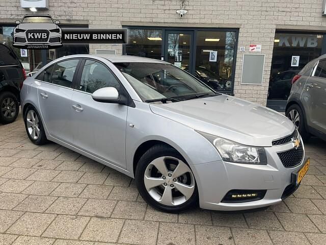Grijs Gebruikt 2009 Chevrolet Cruze LT Sedan | € 4.350 (Iets duurder) - Afbeelding 1/4