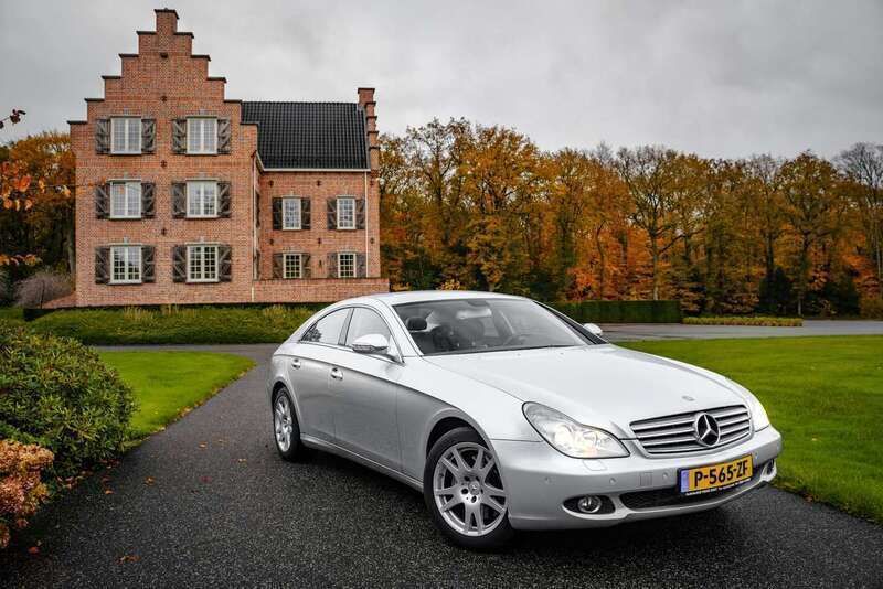 Zilver Gebruikt 2005 Mercedes CLS350 Sedan | € 9.495 (Eerlijke prijs) - Afbeelding 1/4