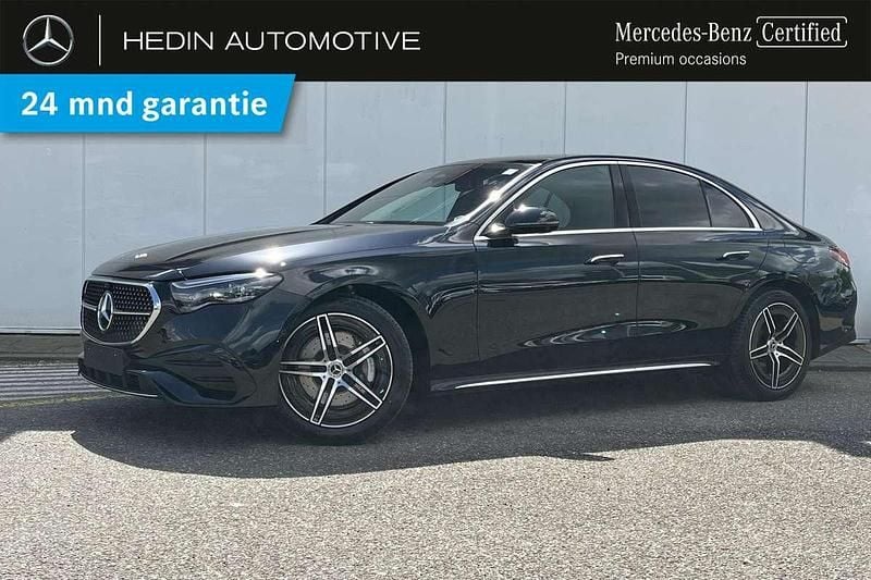 Zwart Gebruikt 2024 Mercedes E300 AMG line Sedan | € 69.900 (Duur) - Afbeelding 1/3