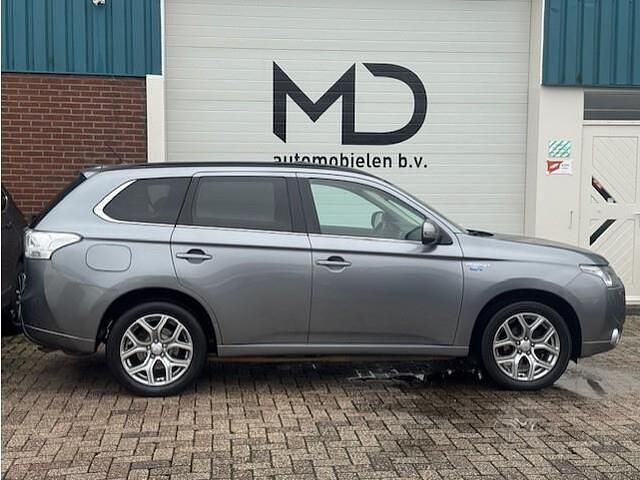 Occasion Mitsubishi Outlander Instyle 121 PK (88 kW) 2014 Grijs SUV