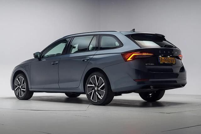Occasion Skoda Octavia Business Line 150 PK (110 kW) 2022 Grijs Stationwagen