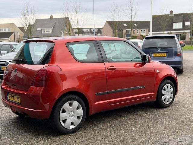 Occasion Suzuki Swift GLS 93 PK (68 kW) 2007 Oranje Hatchback