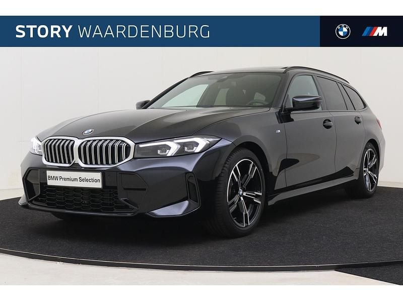 Zwart Gebruikt 2025 BMW 318 M Sport Stationwagen | € 46.950 (Iets duurder) - Afbeelding 1/4