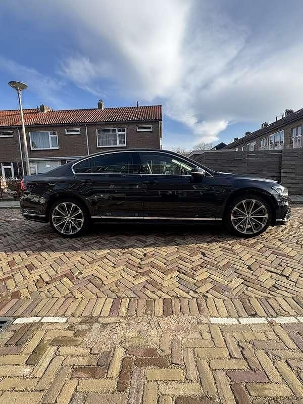 Zwart Occasion 2016 VW Passat Edition Sedan | € 13.499 (Duur) - Afbeelding 1/4