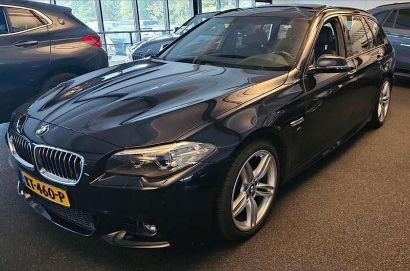 Zwart Gebruikt 2016 BMW 520 M Sport Stationwagen | € 23.595 (Duur) - Afbeelding 1/4