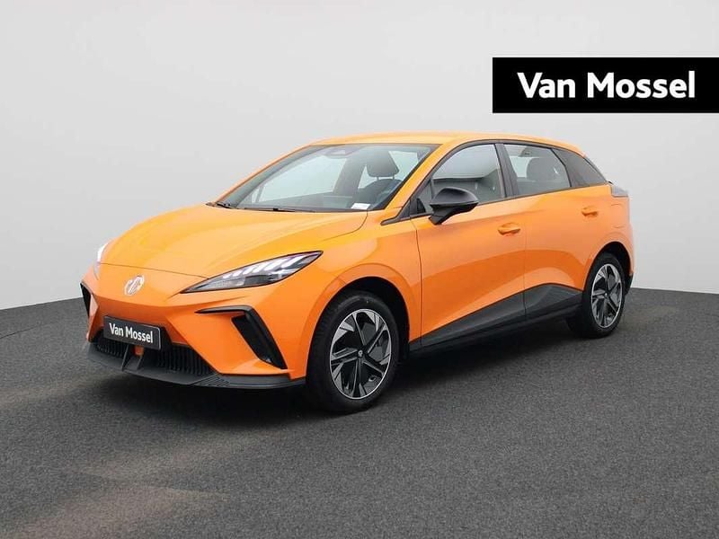 Oranje Nieuw 2025 MG MG4 EV Hatchback | € 24.995 (Super prijs) - Afbeelding 1/4