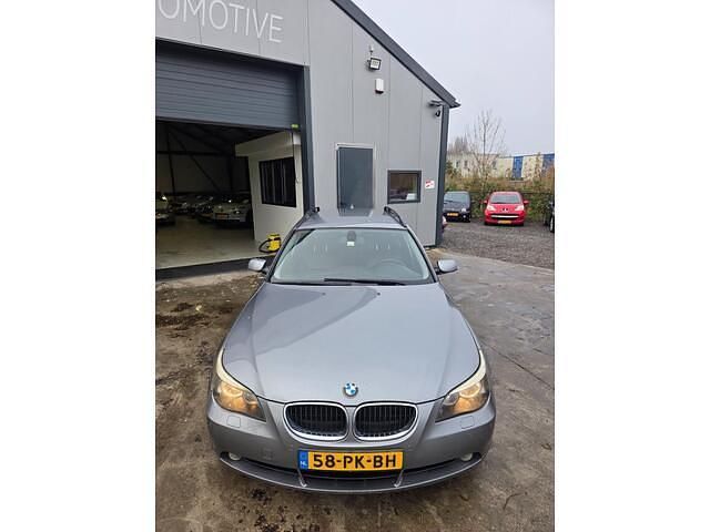 Occasion BMW 525 Executive 192 PK (141 kW) 2004 Grijs Stationwagen