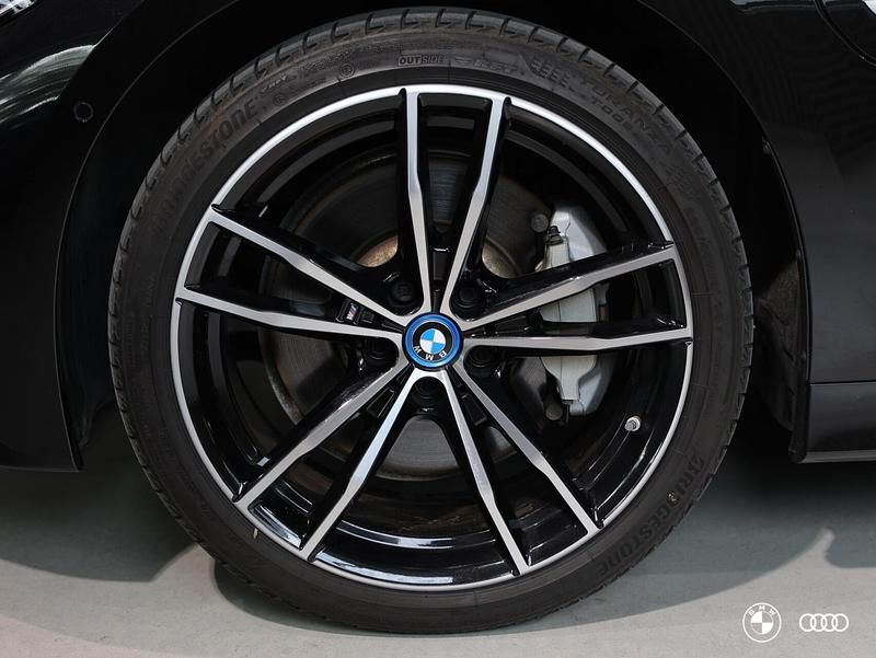 Occasion BMW 330e M Sport 292 PK (214 kW) 2022 Zwart, metallic lak Stationwagen