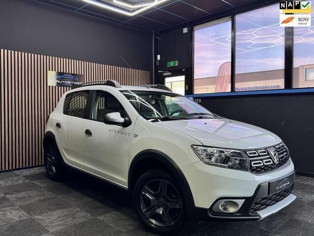 Wit Gebruikt 2017 Dacia Sandero Stepway Hatchback | € 9.950 (Goede deal) - Afbeelding 1/4