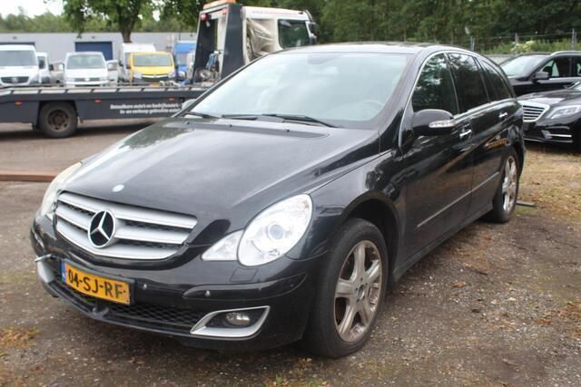 Zwart Gebruikt 2006 Mercedes R320 MPV | € 2.985 (Duur) - Afbeelding 1/4