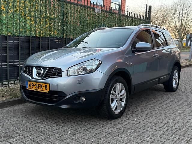 Grijs Gebruikt 2010 Nissan Qashqai +2 Tekna SUV | € 7.790 (Eerlijke prijs) - Afbeelding 1/4