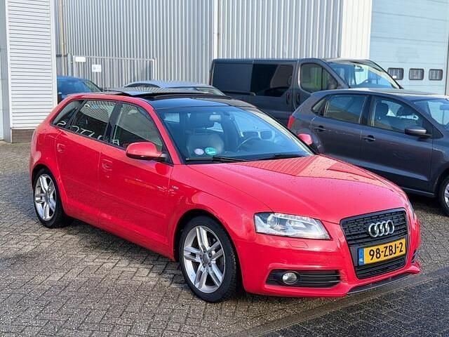 Occasion Audi A3 Sportback S-Line 125 PK (91 kW) 2012 Rood Hatchback