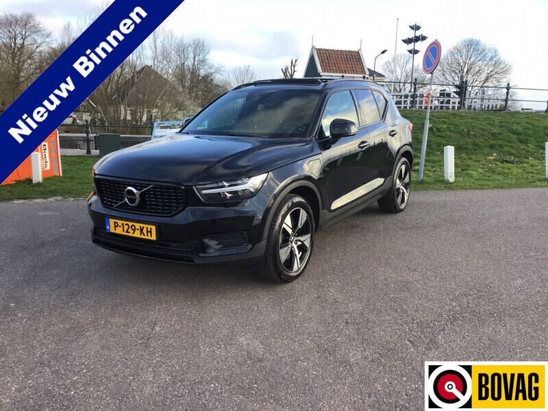 Zwart Gebruikt 2022 Volvo XC40 R-Design SUV | € 37.500 (Iets duurder) - Afbeelding 1/4