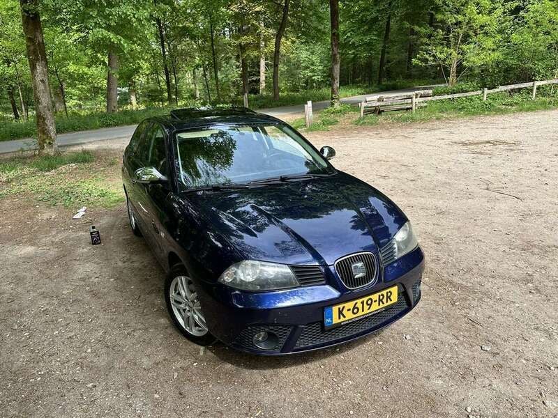 Blauw Gebruikt 2007 Seat Ibiza Reference Hatchback | € 2.250 (Eerlijke prijs) - Afbeelding 1/4