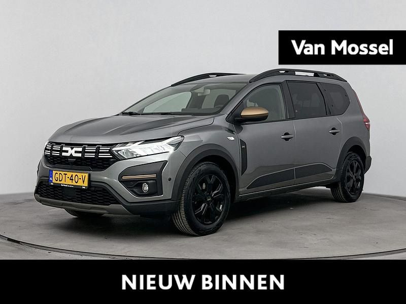 Grijs Occasion 2024 Dacia Jogger Extreme MPV | € 24.935 (Eerlijke prijs) - Afbeelding 1/4