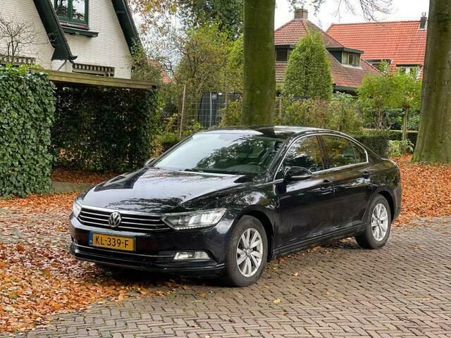 Zwart Gebruikt 2016 VW Passat Sedan | € 9.999 (Duur) - Afbeelding 1/4