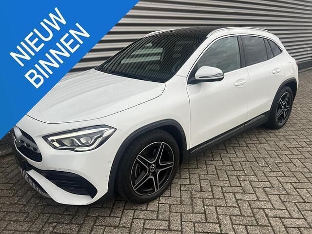 Wit Gebruikt 2020 Mercedes GLA200 AMG SUV | € 32.900 (Goede deal) - Afbeelding 1/4