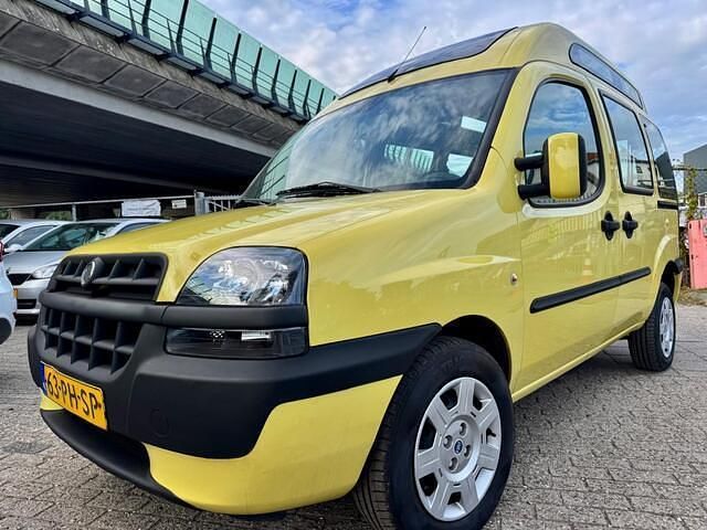 Geel Gebruikt 2004 Fiat Doblò Dynamic MPV | € 4.750 - Afbeelding 1/4