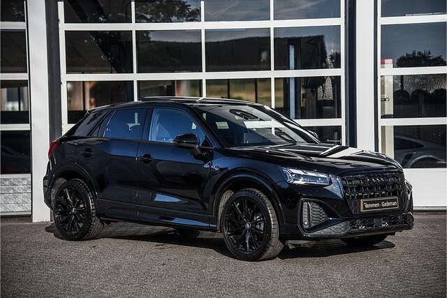 Zwart Gebruikt 2024 Audi Q2 S-Line SUV | € 39.850 (Duur) - Afbeelding 1/4