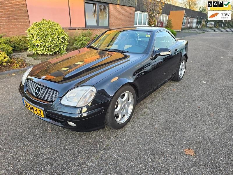 Zwart Gebruikt 2001 Mercedes SLK230 Cabriolet | € 4.999 (Eerlijke prijs) - Afbeelding 1/4