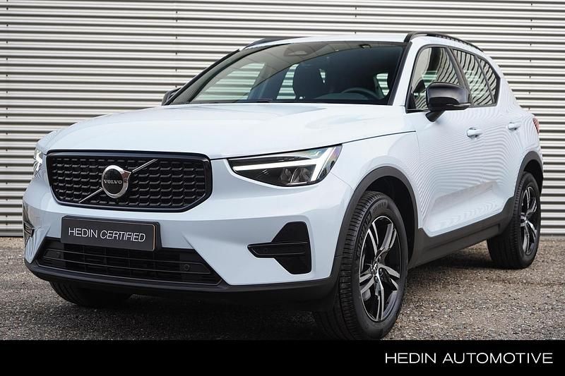 Blauw Gebruikt 2025 Volvo XC40 Plus SUV | € 49.995 (Iets duurder) - Afbeelding 1/4