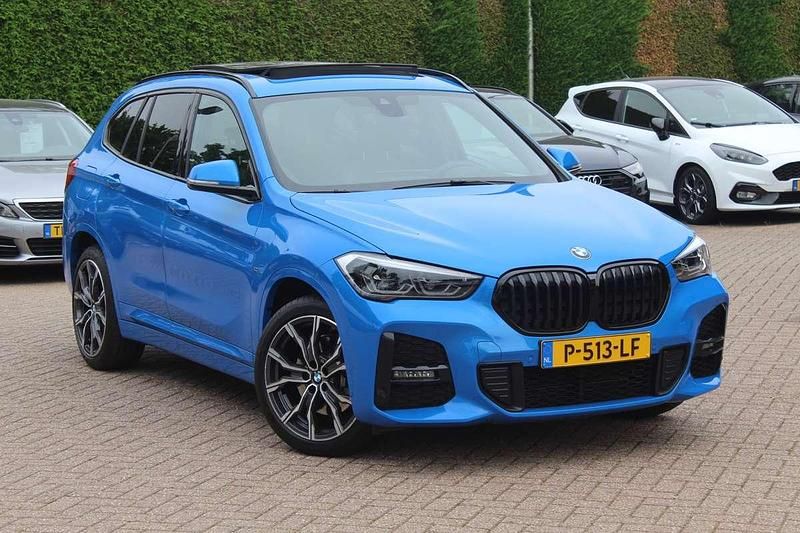 Blauw Gebruikt 2021 BMW X1 Efficient Dynamics SUV | € 28.550 (Eerlijke prijs) - Afbeelding 1/4
