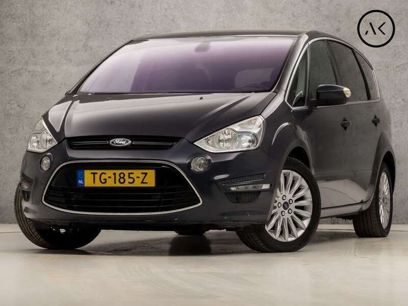 Grijs, metallic lak Gebruikt 2011 Ford S-MAX Sport MPV | € 8.945 (Goede deal) - Afbeelding 1/4