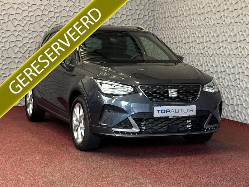 Grijs Gebruikt 2024 Seat Arona FR SUV | € 28.340 (Duur) - Afbeelding 1/4