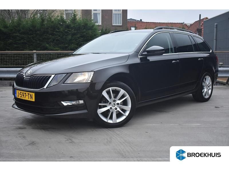 Zwart Gebruikt 2020 Skoda Octavia Business Line Stationwagen | € 15.900 (Eerlijke prijs) - Afbeelding 1/4