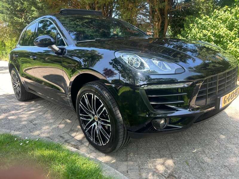 Zwart Gebruikt 2014 Porsche Macan SUV | € 33.750 (Goede deal) - Afbeelding 1/4