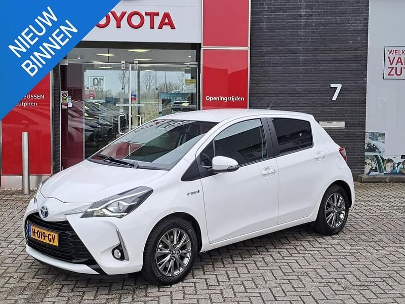 Occasion Toyota Yaris Hybrid 101 PK (74 kW) 2020 Wit Hatchback