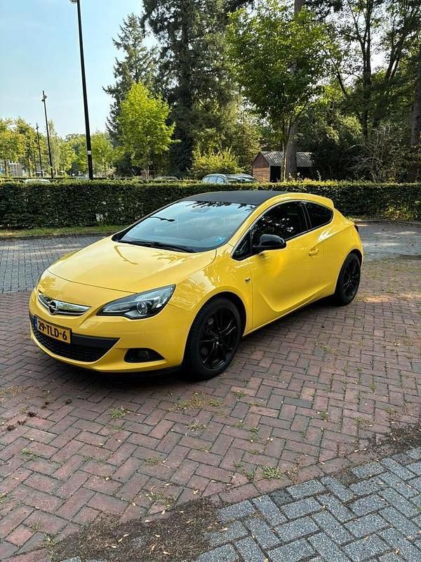 Gebruikt 2012 Opel Astra GTC | € 6.500 (Eerlijke prijs) - Afbeelding 1/4