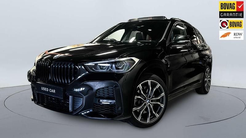 Zwart Gebruikt 2021 BMW X1 M Sport SUV | € 33.700 (Goede deal) - Afbeelding 1/4