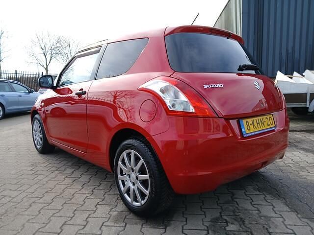 Occasion Suzuki Swift 94 PK (69 kW) 2013 Rood Hatchback