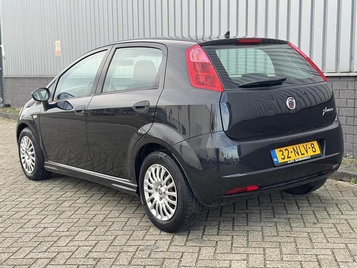 Occasion Fiat Grande Punto 86 PK (63 kW) 2010 Zwart Hatchback