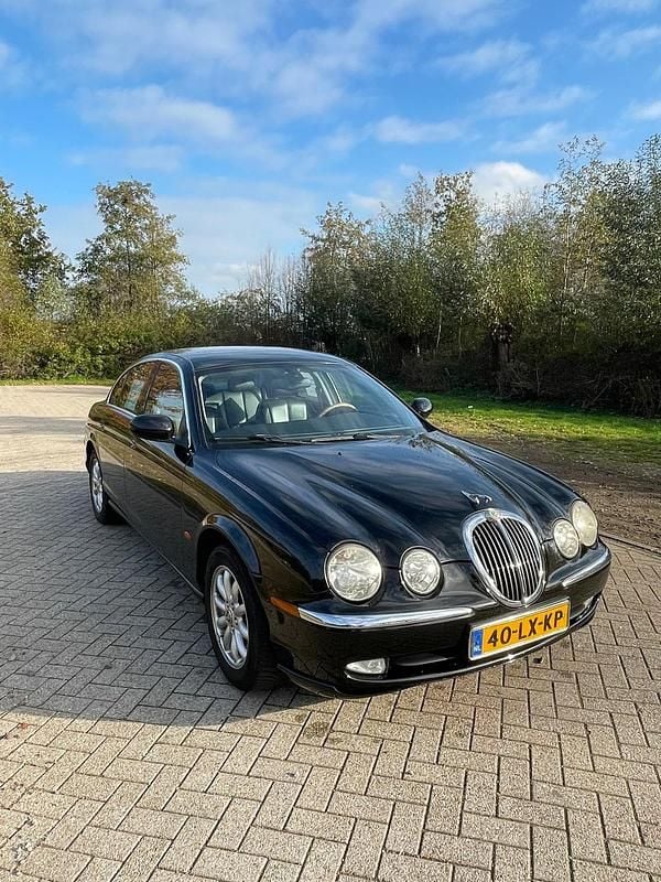 Zwart (metallic) Occasion 2003 Jaguar S-Type Executive Sedan | € 3.950 - Afbeelding 1/4