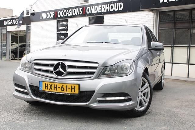 Grijs Gebruikt 2012 Mercedes C200 Avantgarde Sedan | € 11.950 (Eerlijke prijs) - Afbeelding 1/4