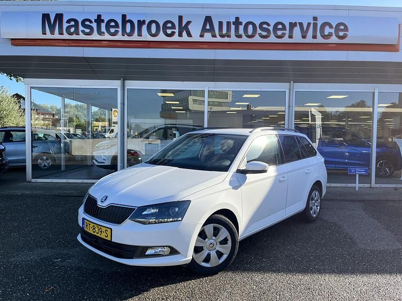 Wit Occasion 2018 Skoda Fabia Ambition Hatchback | € 10.950 (Eerlijke prijs) - Afbeelding 1/4