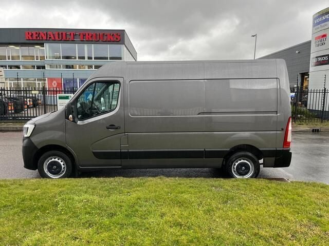 Grijs Gebruikt 2020 Renault Master Van | € 15.950 (Iets duurder) - Afbeelding 1/4