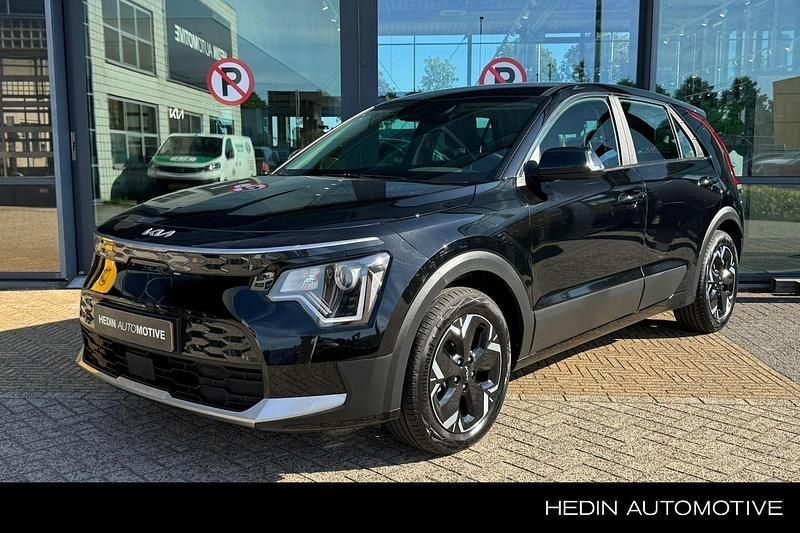 Zwart Gebruikt 2024 Kia e-Niro Light SUV | € 29.945 (Super prijs) - Afbeelding 1/4