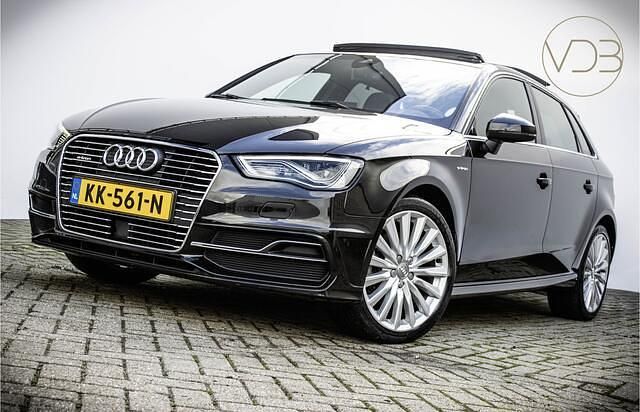 Zwart Gebruikt 2015 Audi A3 Sportback Ambition Hatchback | € 14.840 - Afbeelding 1/4