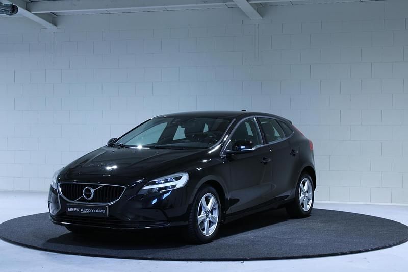 Occasion Volvo V40 122 PK (89 kW) 2019 Zwart Hatchback